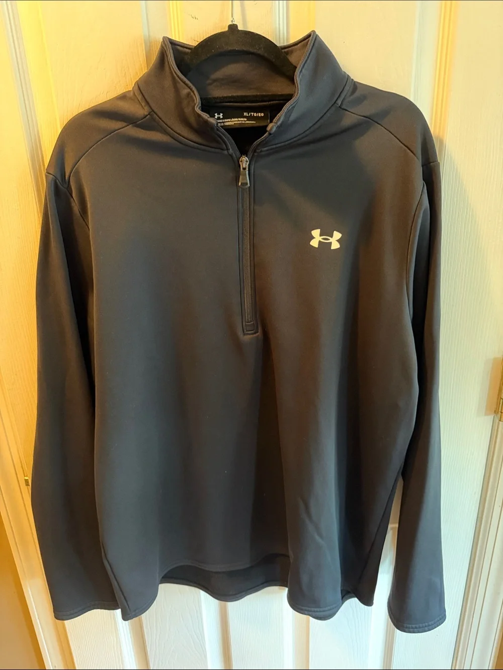 Under Armour Men's Dark Gray 1/4 Zip Performance Jacket
